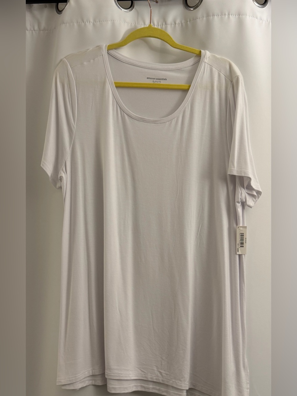Amazon Essentials Women's Scoop Neck Short Sleeve Top - White